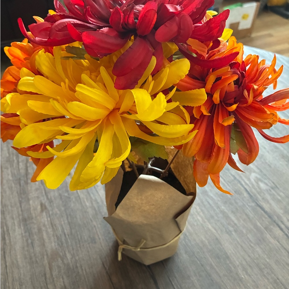 Potted Floral Artificial Chrysanthemum Arrangement